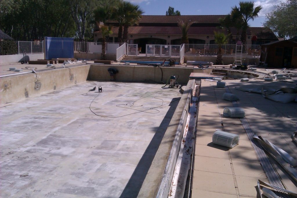 Rénovation piscine béton Gard, Grau du roi