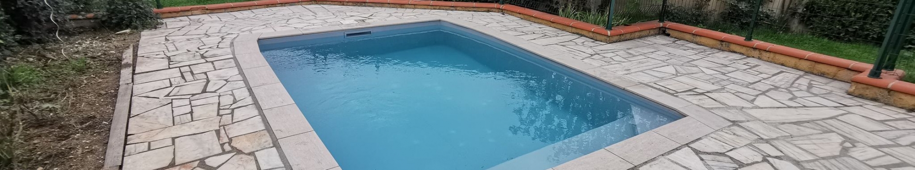 Rénovation d’une piscine ovale sur mesure à Colomiers