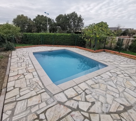 Rénovation d’une piscine ovale sur mesure à Colomiers