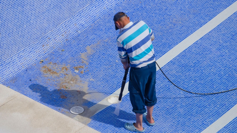 L'entretien régulier de votre piscine